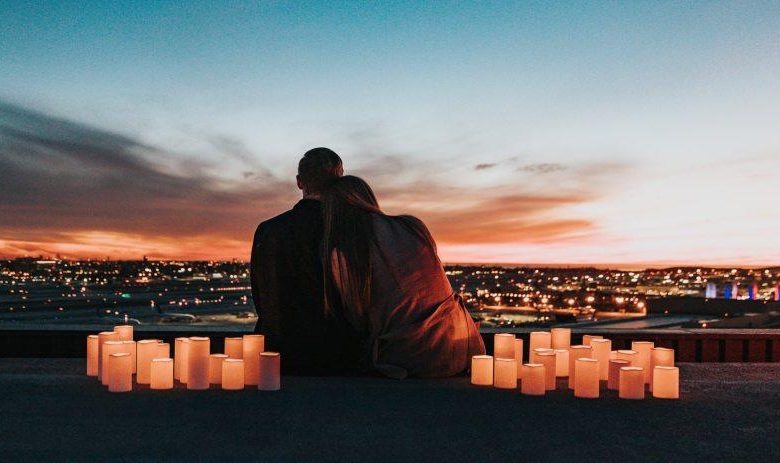 A guy treating his girlfriend on her period