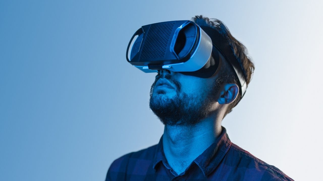 Man in VR headset looking up