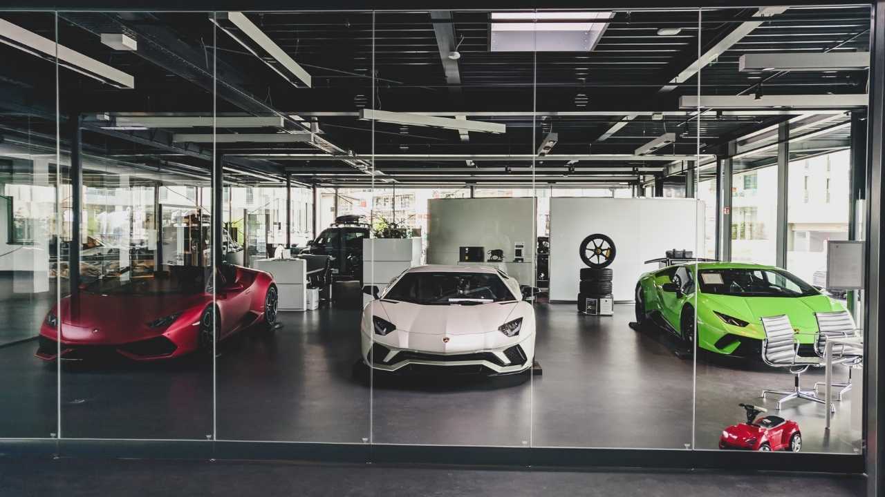 Lamborghini car dealership (1)