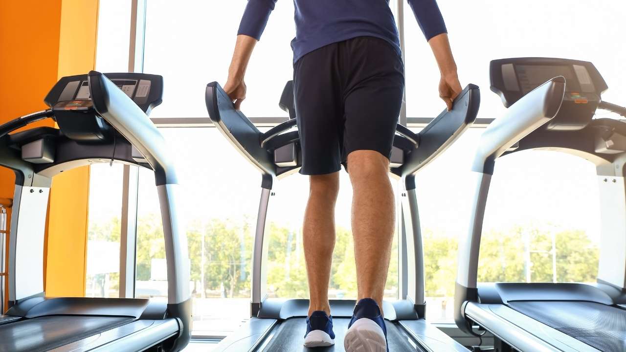 guy doing treadmill