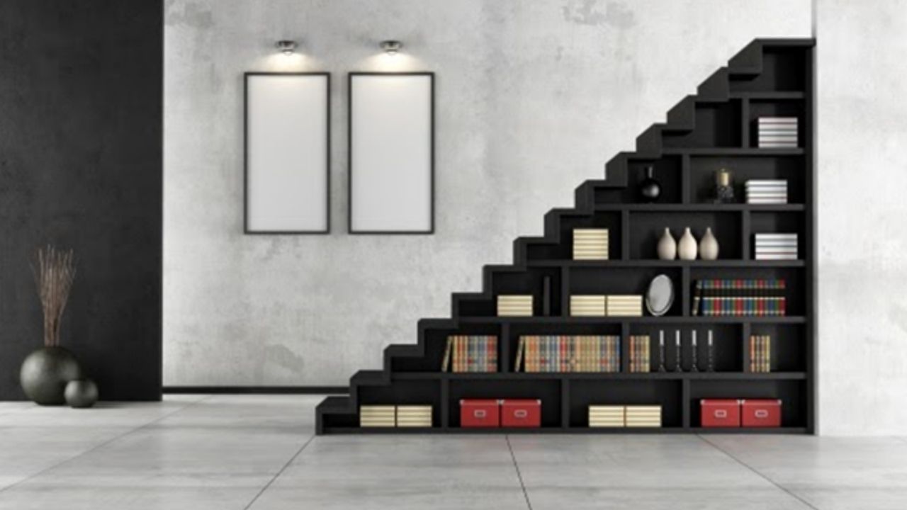 Staircase storage