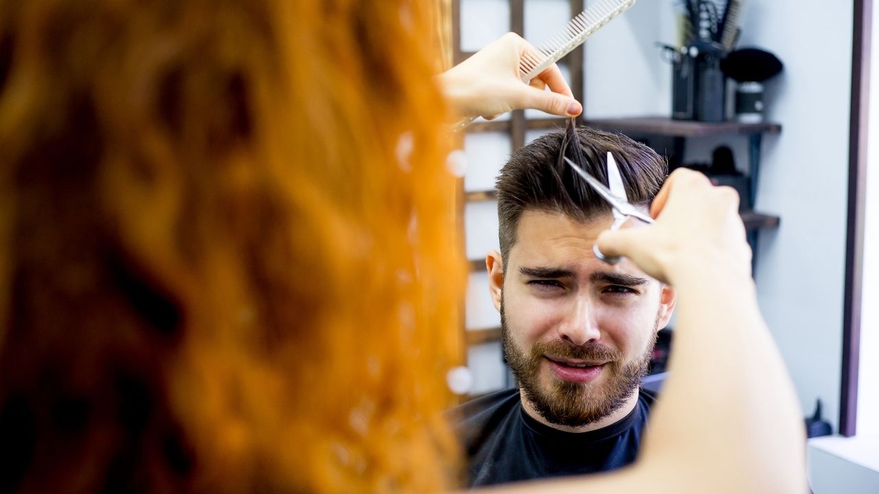 Guy getting a haircut 