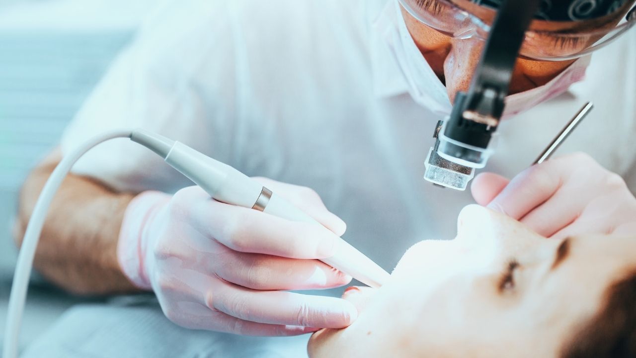 Doctor doing dental filling