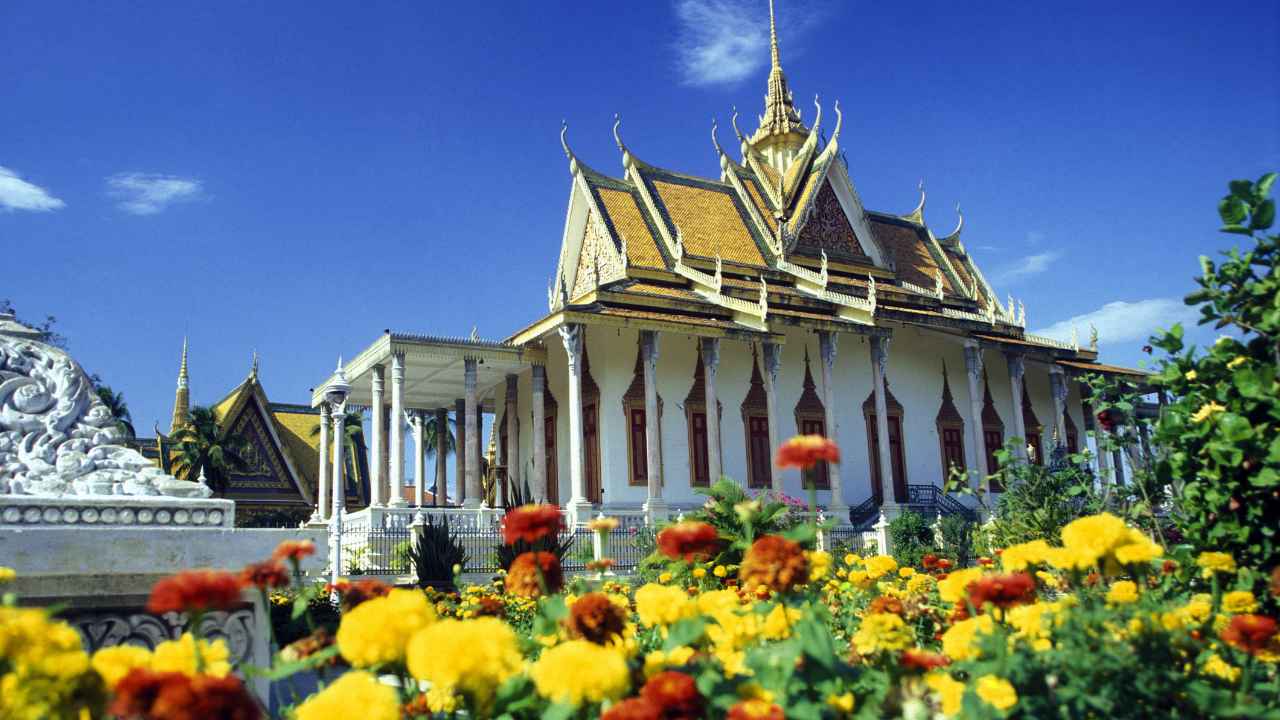 Exploring Phnom Penh, Cambodia, an ideal country to find budget-friendly experiences