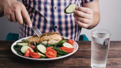 guy eating healthy food