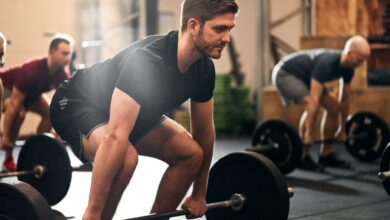 guys doing deadlift